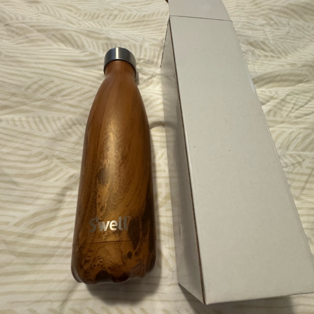 S'well 17 oz Teakwood Bottle with Silver Cap